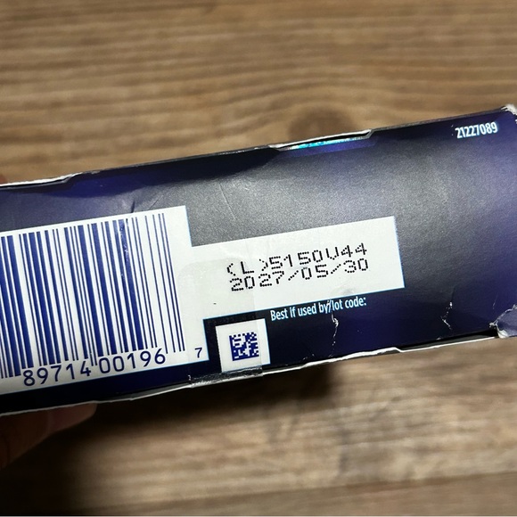 Crest 3D Whitestrips and Tooth Cleaner bundle - Picture 3 of 5